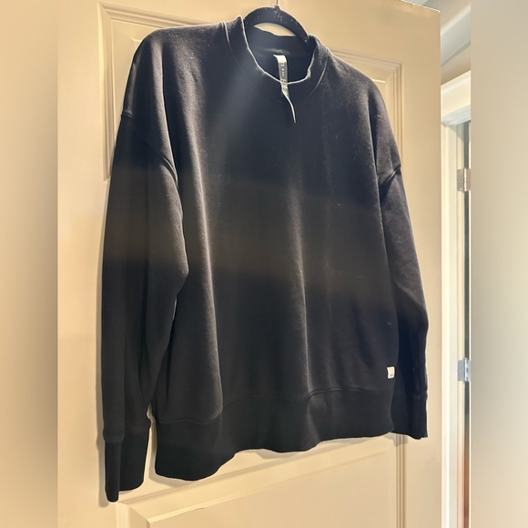 Vuori Sedona Weekender Crew Black Sweatshirt - Picture 8 of 10